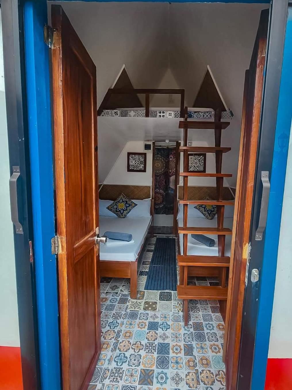 Hotel Triangle Huts Pagudpud Exterior foto